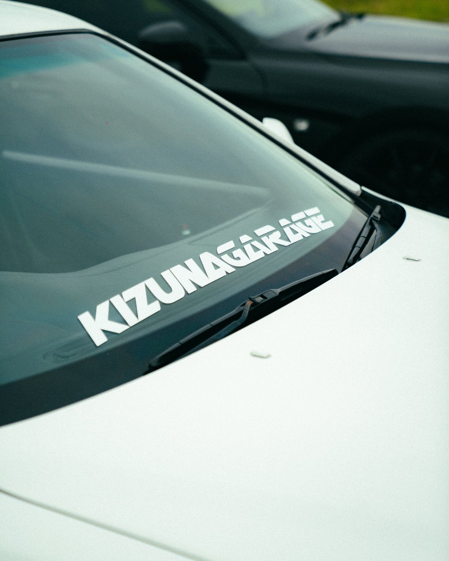 80CM WHITE BANNER DECAL