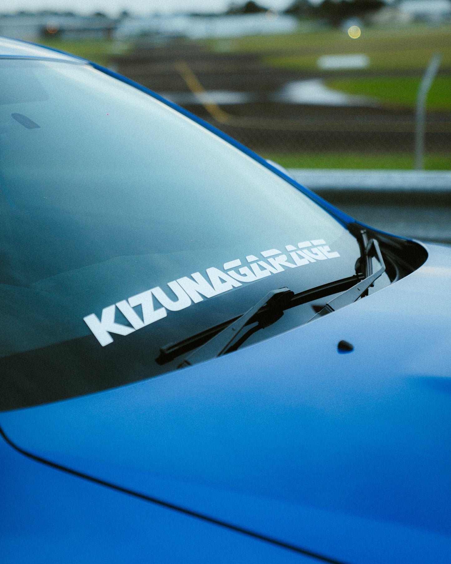 80CM WHITE BANNER DECAL